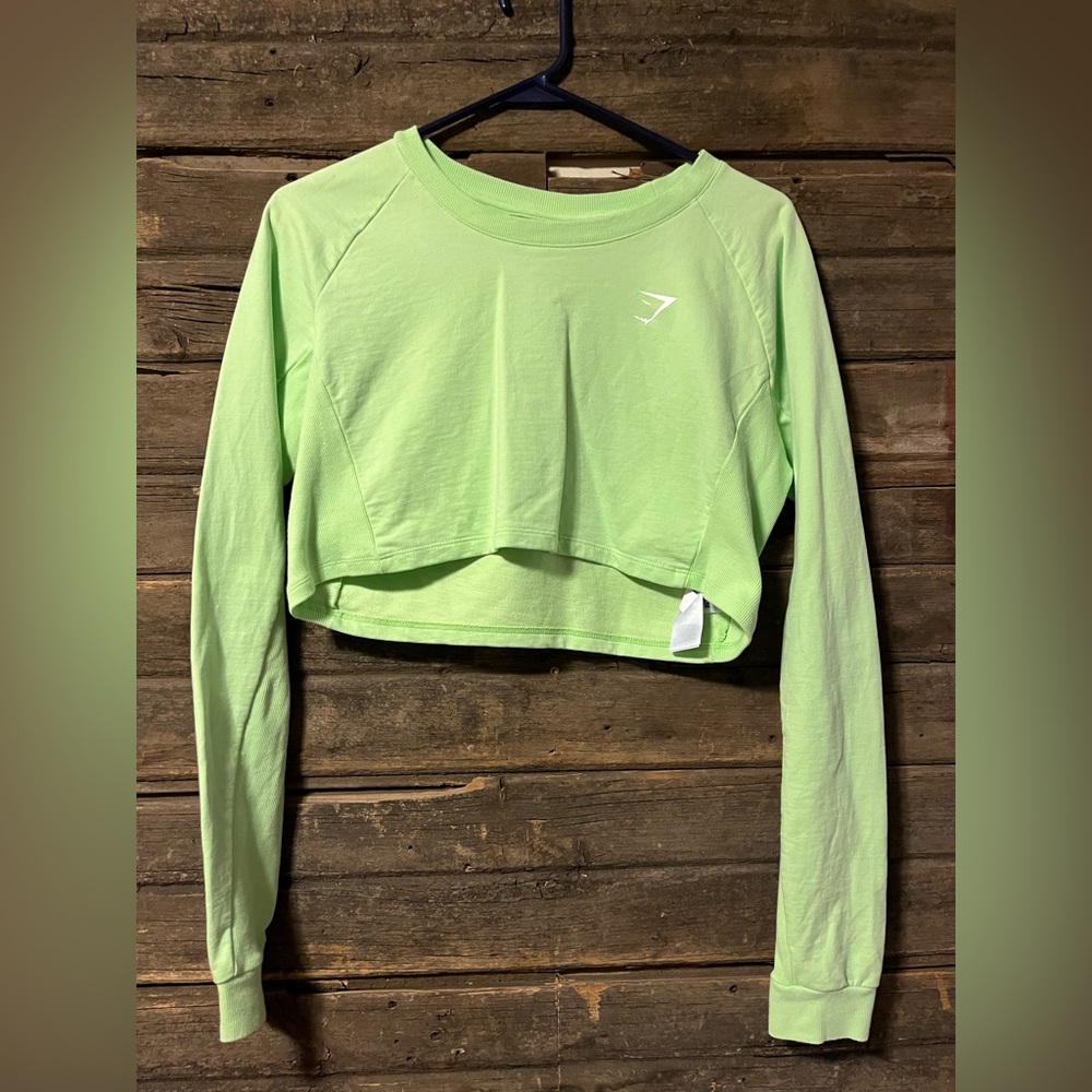 Green gymshark crop long sleeve shirt